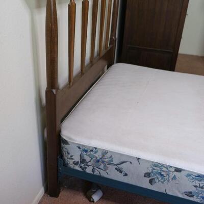 Set of 2 Mid Century Modern Twin Bed Frames