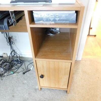 Wood Finish Knee Hole Office Desk 40