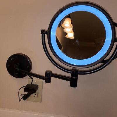 #185 Gurun LED Magnification Mirror  