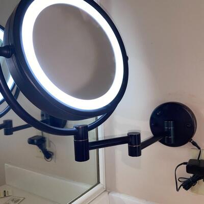 #185 Gurun LED Magnification Mirror  