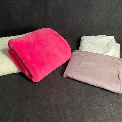 Lot 85  Four Body Pillow Cases