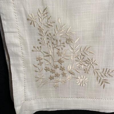 Lot 93  Linen Blend Table Cloth