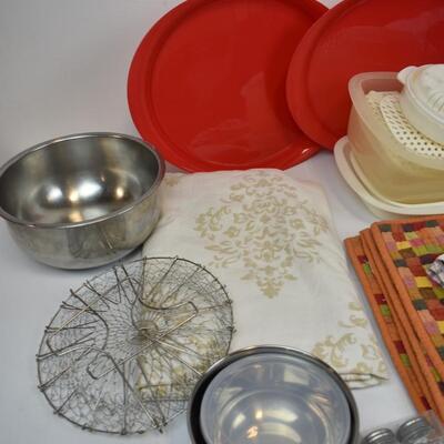 20+ pc Various Kitchen: Tablecloth, placemats, cake container, Mixing Bowls