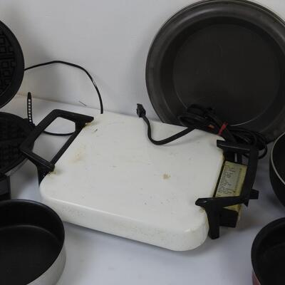 Kitchen Lot: Waffle Iron, Electronic Skillet, Pans, etc