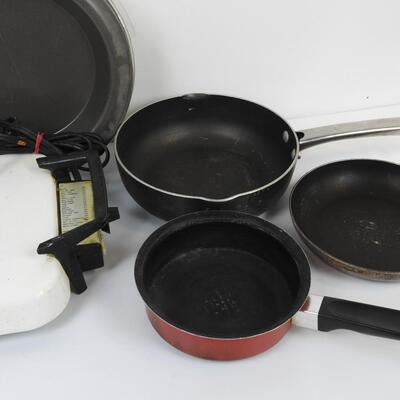 Kitchen Lot: Waffle Iron, Electronic Skillet, Pans, etc