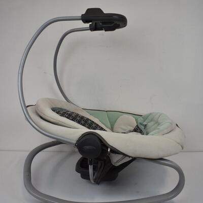 Graco Baby Rocker with Soothing Vibration