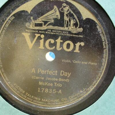 Lot 14 - Collection Of Vintage Records - Capital - Victrola - Bluebird