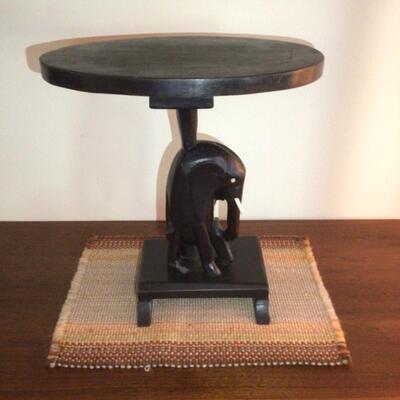 B522 Small Elephant Table with Bone Tusks and Eyes