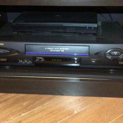 B524 Samsung 42â€ LED Television with Console Samsung Blu-Ray Player Panasonic VHS 