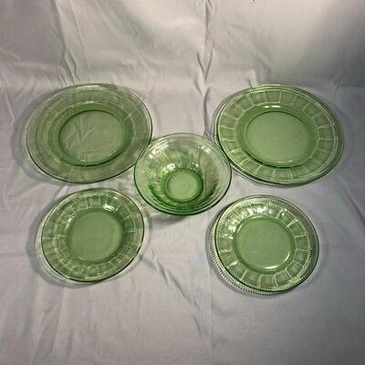 Lot 17 - Uranium Glass Federal Colonial Fluted Pieces