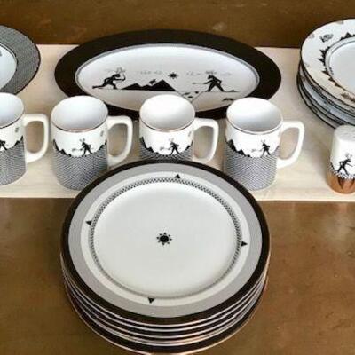 Lynda Sylvester Basketmaker III China (20 pieces).Local pick up only in Auburn, CA.