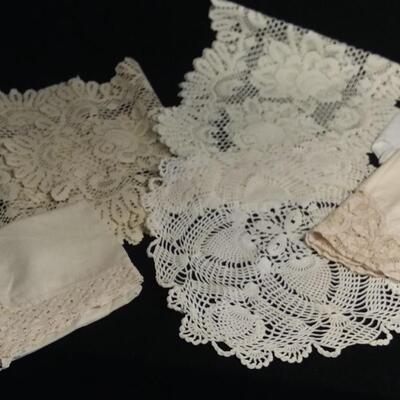 Lot  172  Doilies  Assortment