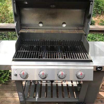 Weber Genesis II Propane Barbecue With Cover. Local pick up only in Auburn, CA.