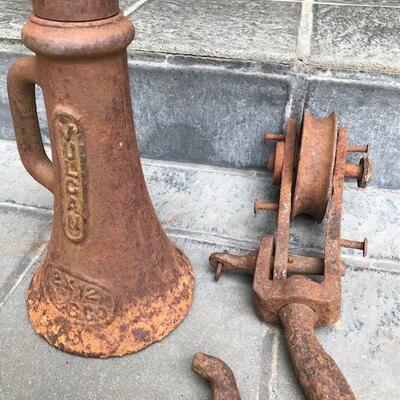 Vintage Pulley & Vulcan Jack Stand. Local pick up only in Auburn, CA.