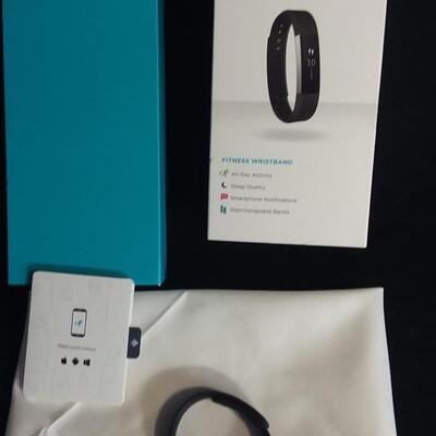 Lot 188 Fitbit Alta