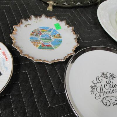 Lot 18 - Porcelain Collector Decor - Plates