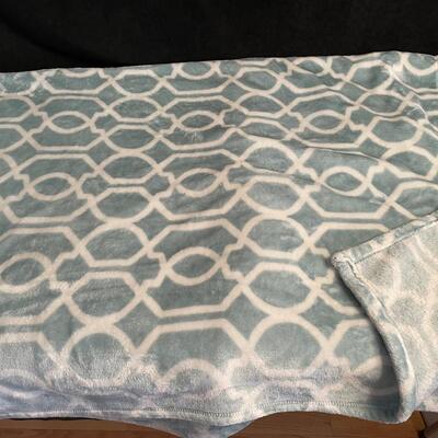 Lot 237  Plushy Pale Slate and White Blanket