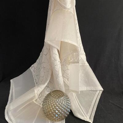 Lot 255  Svisti Ivory Tablecloth and Texturized Spherical Vase