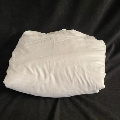 Lot 263 White Duvet Microfiber Full/Queen