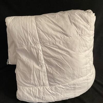 Lot 264 Primaloft Hotel Collection White Comforter