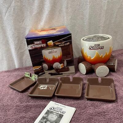 Lot 271  Hershey's s'mores cooker