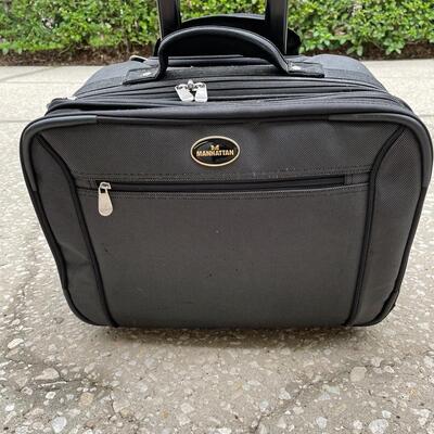 Lot 305 Manhattan Business Carry On Travel Suitcase