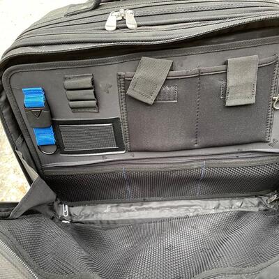Lot 305 Manhattan Business Carry On Travel Suitcase