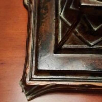 Lot 324  Table Lamp with Bow Lampshade
