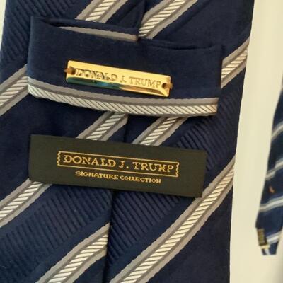 C558 Menâ€™s Belt Lot with Donald J Trump Necktie 