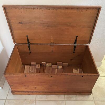 LOT#9MB: Antique Blanket Chest With Exposed Dovetails