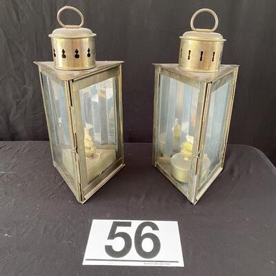 LOT#56DR: Pair of Wedge Kerosene Lamps 