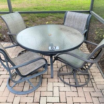 LOT#87P: Patio Table and 4 Swivel Chairs