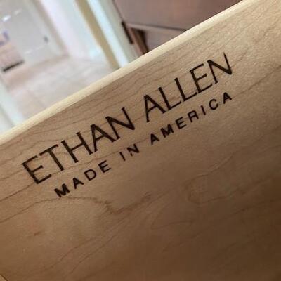 LOT#90B1: Ethan Allen Console Cabinet 