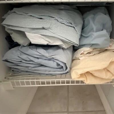 LOT#97X: Contents of Linen Closet