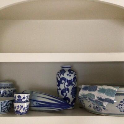D499 Blue and White Pottery Lot with Wall Pocket 