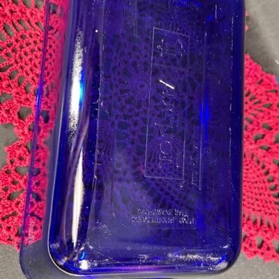 Anchor Hocking Blue Glass 5x9 Bread Loaf Pan with Red Doily