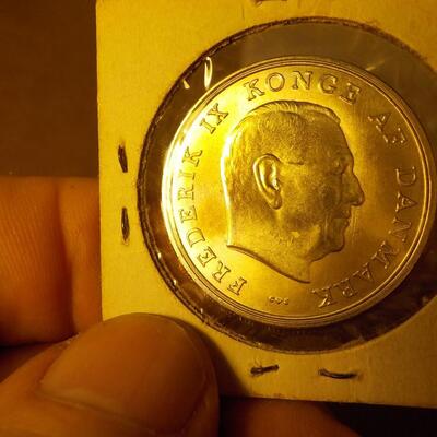 Denmark 1964 5 Kroner coin w/ Fredrick Konge.