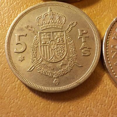 4- Mix of Canadian, US, England, Mexican coins.