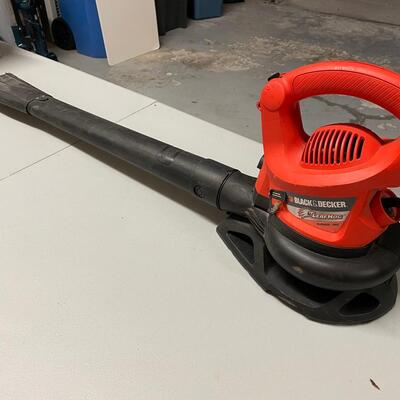 Lot 358 Black and Decker Leaf Blower