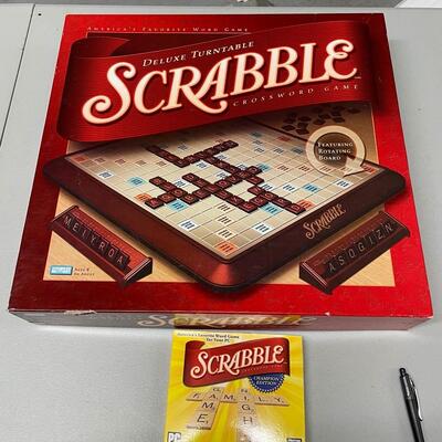 Lot 362  deluxe Turntable Scrabble