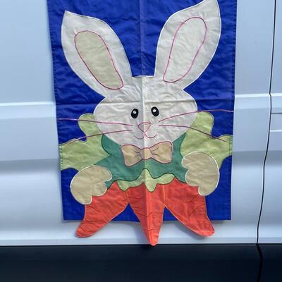 Lot 378 Set of 5 Holiday Flags