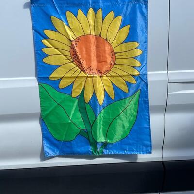 Lot 378 Set of 5 Holiday Flags