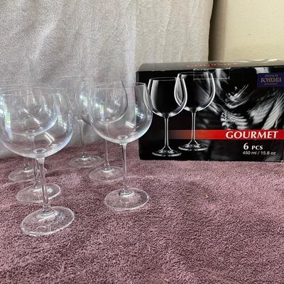 Lot 383  Set of 6 Wine Glasses Chardonnay