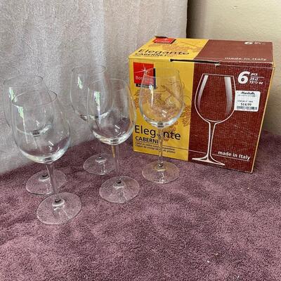 Lot 384  Set of 6 Wine Glasses Cabernet