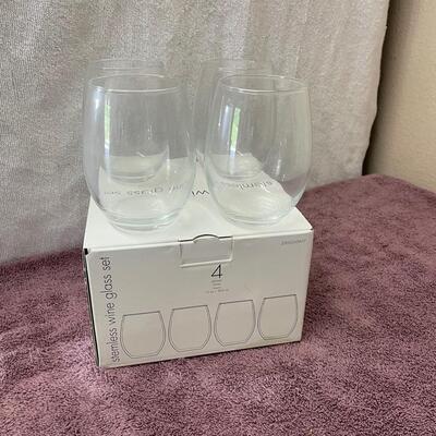 Lot 385  Set of 4 Stemless Wine Glasses 