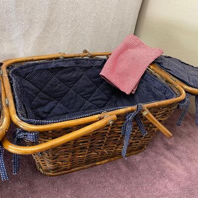 Lot 388 Picnic Basket