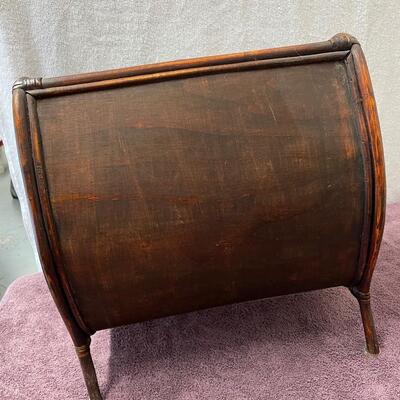 Lot 390  Magazine Rack 