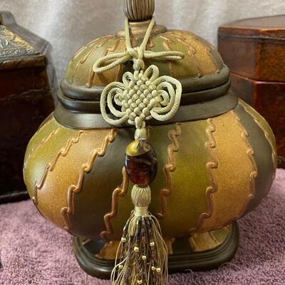 Lot 399  3 Piece Decor Set: 2 Boxes and 1 Round with Lids