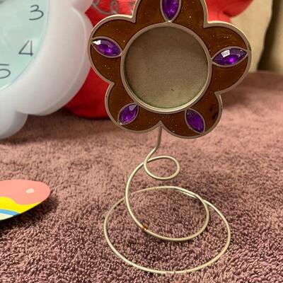 Lot 405  Miscellaneous Girl's Bedroom Accents