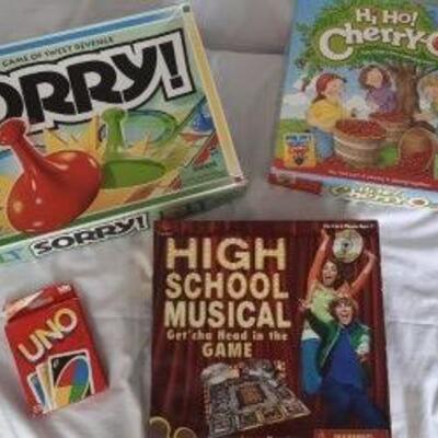 Lot 415  More Games: Sorry, HiHo Cherry-O, Uno, High School Musical